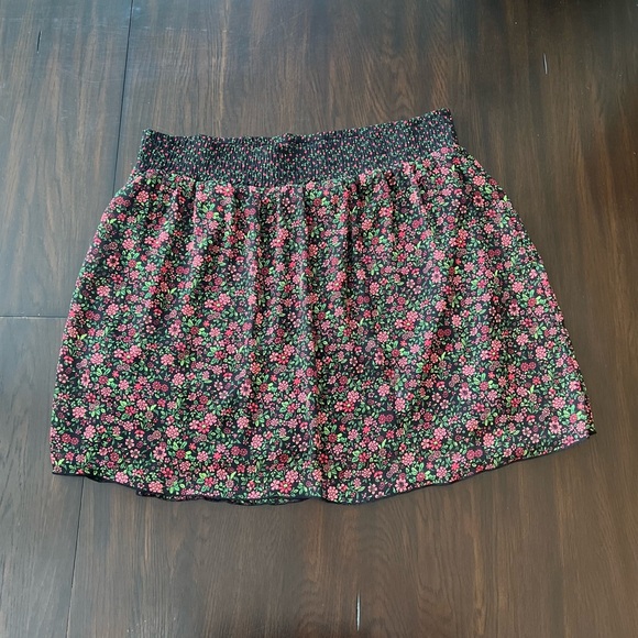 Xhilaration Black with Pink/Burgundy/Green Delicate Floral Print Skirt - Picture 12 of 15